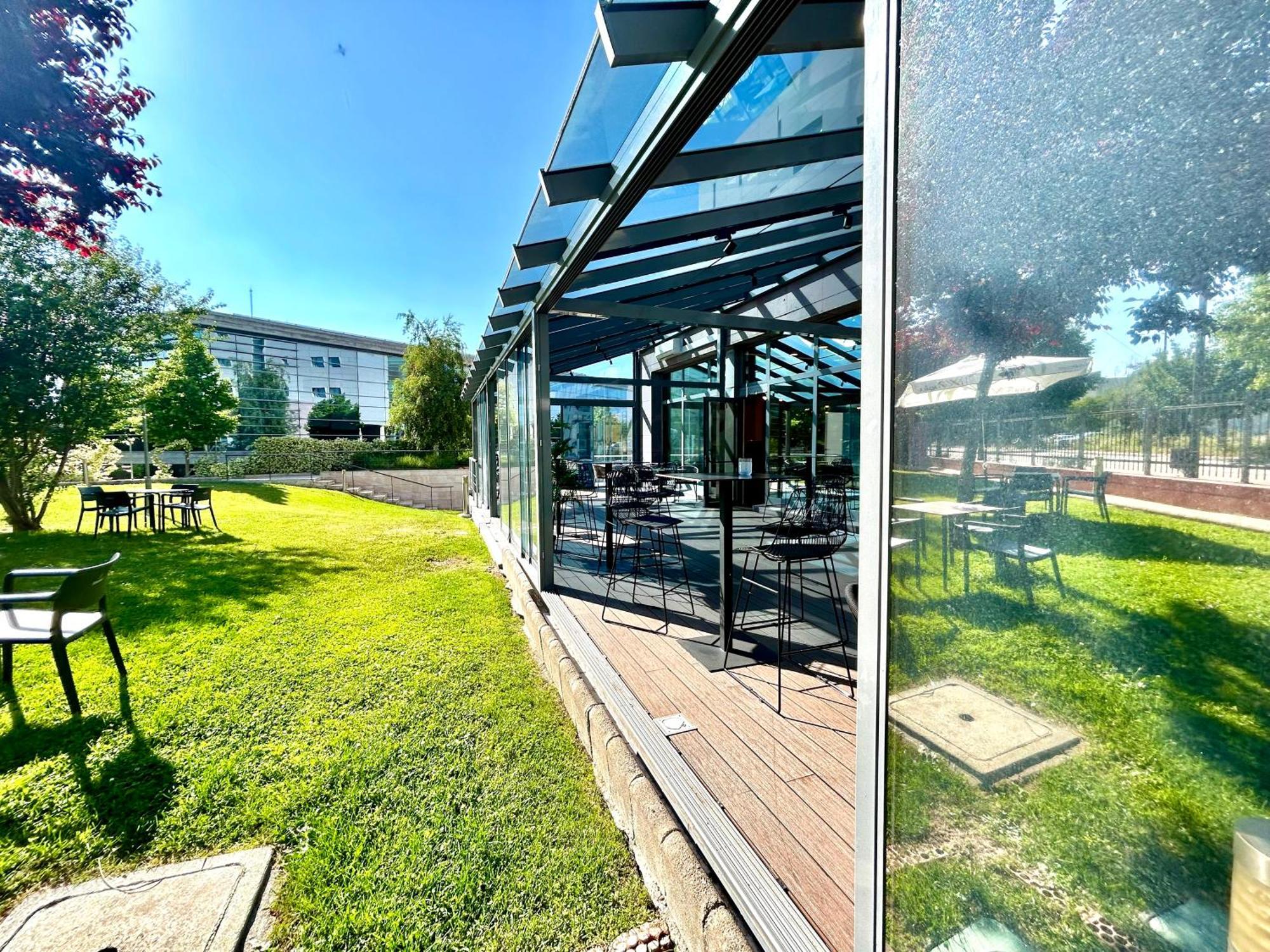 Hotel Ramada By Wyndham Madrid Getafe Exterior foto